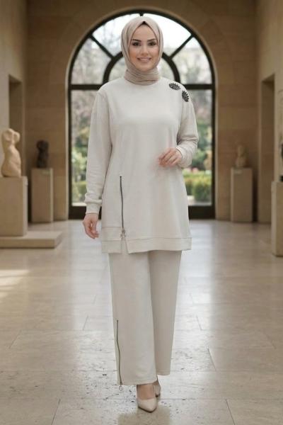 Omuzu Broş Detaylı Takım Taş Rengi