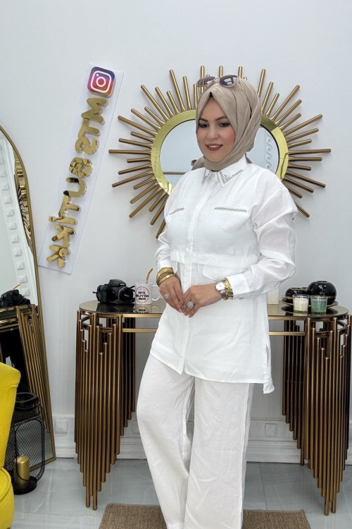 Yakası İnci Taşlı  Beyaz