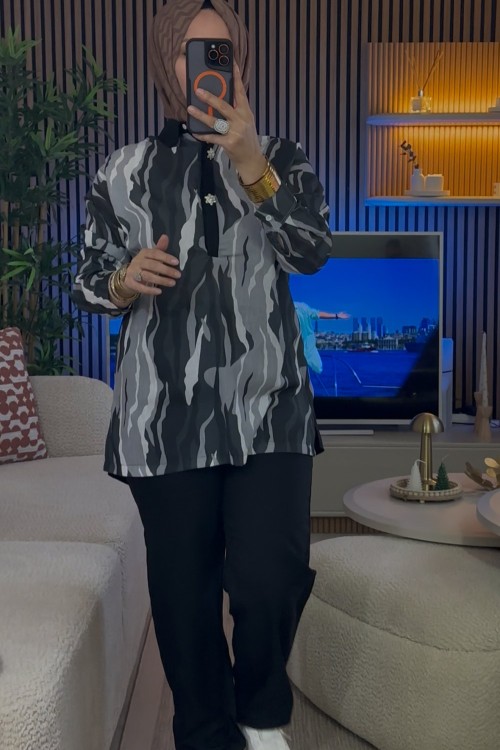 Yakası Taşlı Takım  Siyah