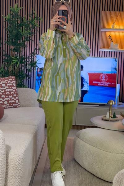 Yakası Taşlı Takım  Yeşil