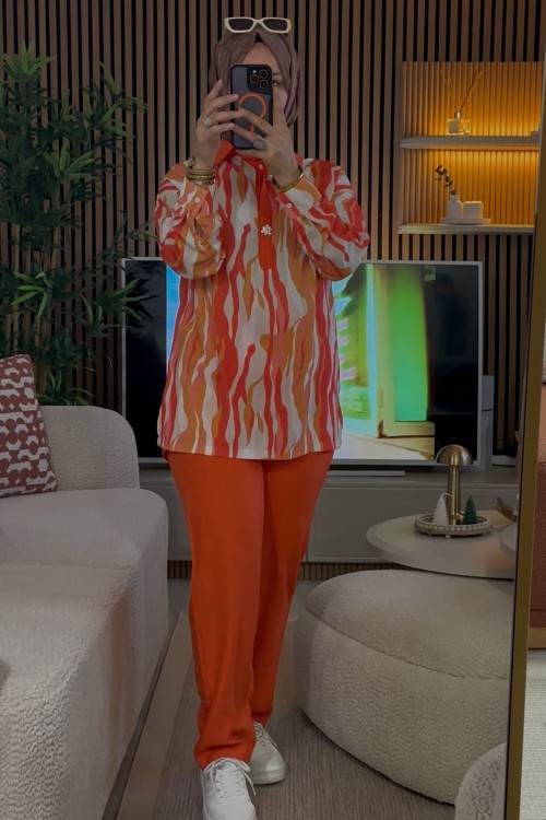 Yakası Taşlı Takım  Turuncu