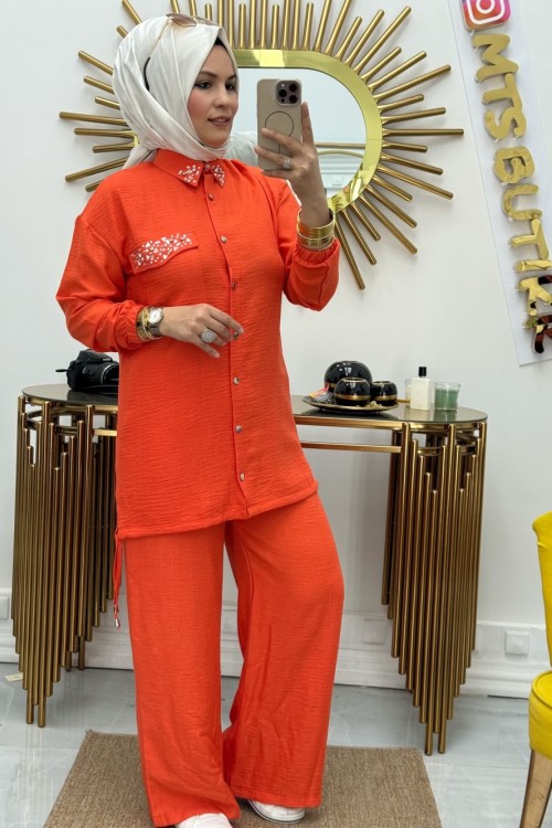 Yakası Taşlı Takım  Turuncu